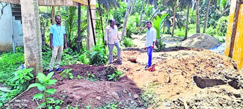 అక్రమ