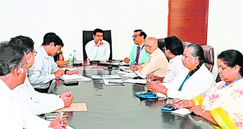 పేదల సేవకే ప్రాధాన్యం 

