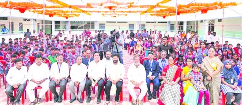 విద్యార్థులను తీర్చిదిద్దే నిలయాలు కేవీలు