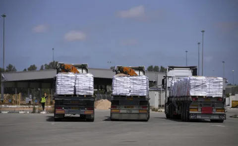 UN says 90 lorry loads of aid now in Gaza after delay at crossing