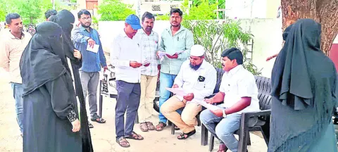 అర్హులైన ప్రతీ కుటుంబానికి రేషన్‌కార్డు