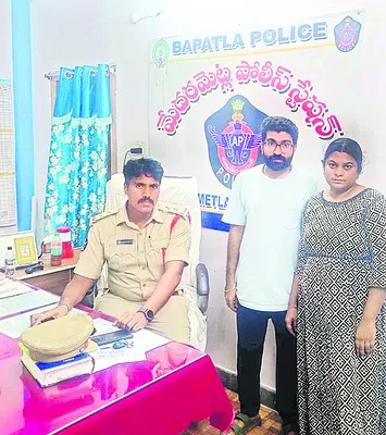 సూసైడ్‌ నోట్‌ రాసి ఇంట్లోంచి వెళ్లిపోయిన భార్య 