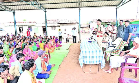 చదువుతోనే గిరిజనుల అభివృద్ధి