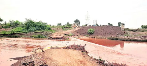 తెగిన గుండి వాగు తాత్కాలిక వంతెన