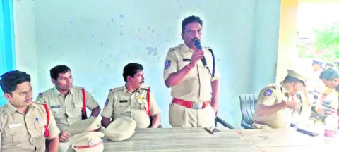 నేరాల నియంత్రణకే ‘కమ్యూనిటీ కాంటాక్ట్‌ ప్రోగ్రాం’
