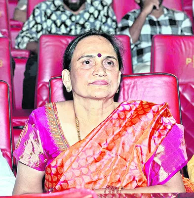 నిర్మాతగా మారిన యష్‌ తల్లి 