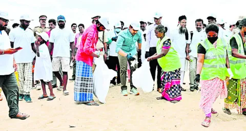 పొన్నేరి మున్సిపల్‌ అధికారులపై చర్యలు 