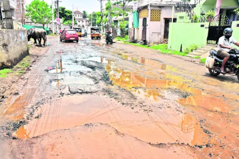 పాలకులారా.. పట్టించుకోరా! 