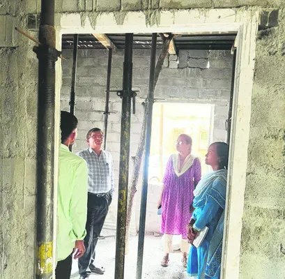 బేస్‌మెంట్‌ పూర్తికాగానే డబ్బులు 