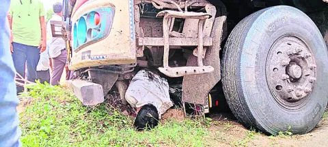 పెళ్లికి వెళ్లొస్తూ.. కానరాని లోకాలకు