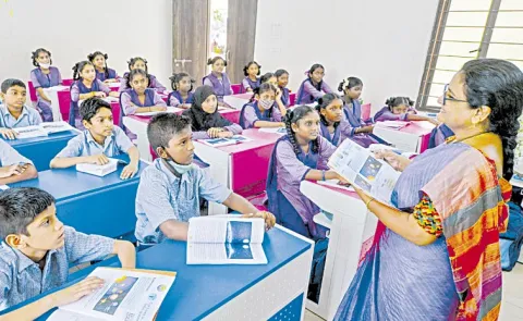 Governament Teachers fire On TDP government: Andhra pradesh