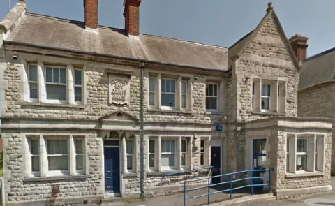Police station with original cells on the market for Sale13
