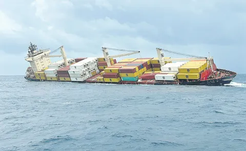 Liberian cargo ship sinks off Kochi13