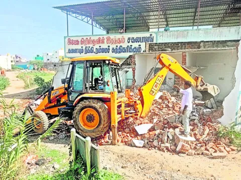 ఆక్రమణల కూల్చివేత 