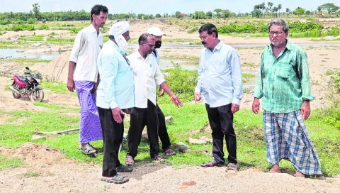 పాలేరు వాగును సర్వే చేసి హద్దులు గుర్తిస్తాం
