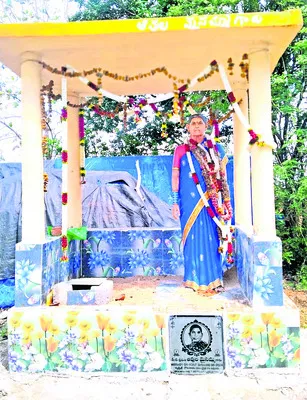 సహధర్మచారిణి పక్కనే ‘ముందస్తు స్థలం’