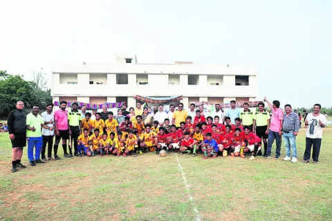 ఫుట్‌బాల్‌ టోర్నీ విజేత శ్రీకాకుళం 