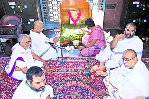 ఆదిదంపతుల ఆర్జిత సేవలకు డిమాండ్‌ 