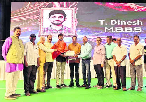 జర్నలిస్ట్‌లు సమాజ ప్రగతి సాధకులు 