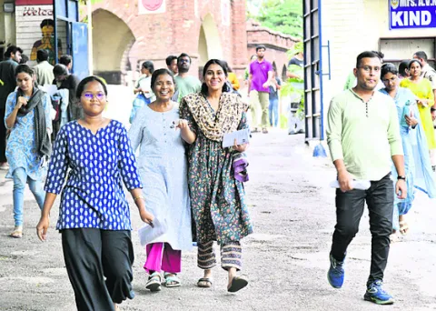 ప్రశాంతంగాయూపీఎస్‌సీ పరీక్షలు 
