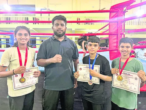 రాష్ట్రస్థాయి బాక్సింగ్‌  పోటీల్లో ప్రతిభ
