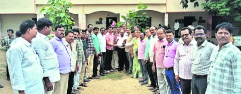 పదోన్నతుల ఖాళీలు తగ్గించొద్దు 