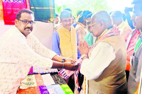 నకిలీ ఇక్కత్‌ డిజైన్లను అరికట్టాలి