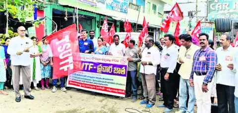 ప్రభుత్వ బడుల్లో ప్రవేశాల పెంపునకు కృషి