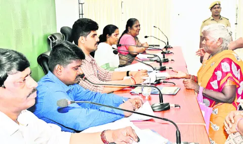 గ్రీవెన్స్‌డేలో 504 వినతులు 