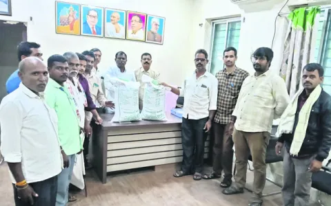 సబ్సిడీ విత్తనాలను సద్వినియోగం చేసుకోవాలి 