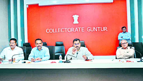 స్టాక్‌ పాయింట్లలో ఇసుక నిల్వ చేయండి