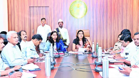 అధికారులు అప్రమత్తంగా ఉండాలి