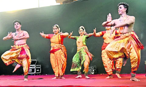  పుష్