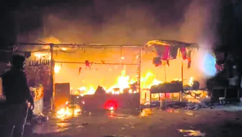 జాన్‌పహాడ్‌ దర్గా వద్ద  అగ్నిప్రమాదం