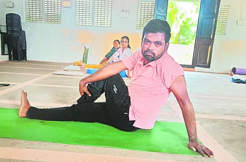యోగాంధ్ర కార్యక్రమంలో ప్రతి ఒక్కరూ పాల్గొనాలి 