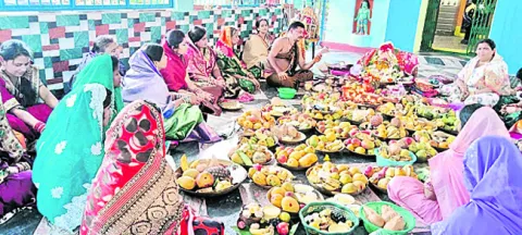 భక్తిశ్రద్ధలతో సావిత్రి అమావాస్య 