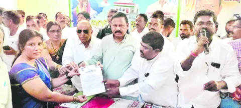 అర్హులందరికీ ఇందిరమ్మ ఇళ్లు 