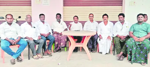 పొగాకు ధరలపై ప్రభుత్వ నిర్లక్ష్యం తగదు 