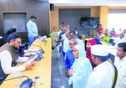 రాష్ట్ర అవతరణ దినోత్సవానికి  ఏర్పాట్లు చేయాలి