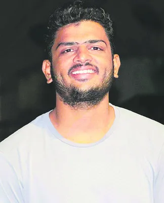 అడ్డుకునేందుకు వెళితే హత్య చేశాడు.. 