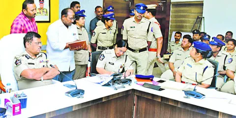 పోలీసు బదిలీలకు పారదర్శకంగా కౌన్సెలింగ్‌ 