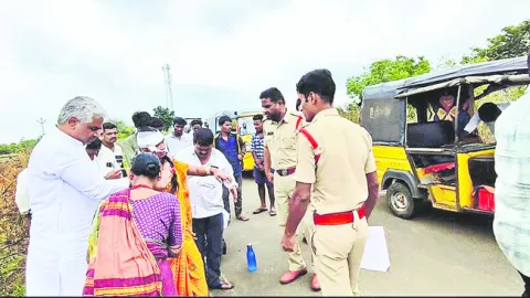 రోడ్డు ప్రమాదంలో దంపతులకు గాయాలు 