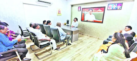 పార్టీ కోసం కష్టపడేవారికే కమిటీల్లో చోటు 