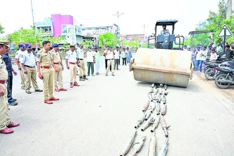 ఆ సైలెన్సర్లు వాడొద్దు