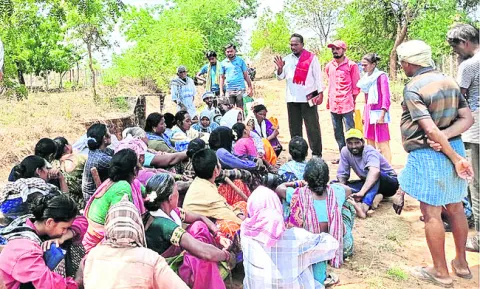 పట్టణ పేదలకు ‘ఉపాధి’ పనులు కల్పించాలి
