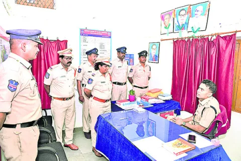 విధుల్లో అప్రమత్తంగా   ఉండాలి●