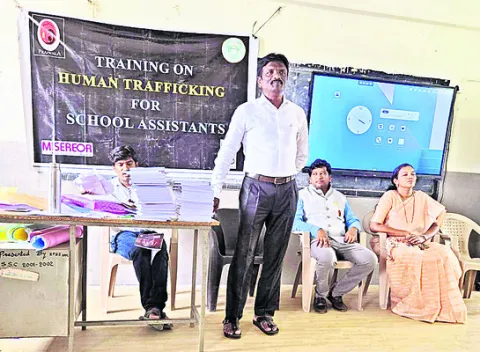 ప్రజలను చైతన్య పరచాలి