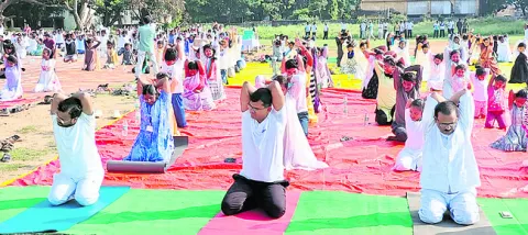 ● ఉత్సాహంగా యోగాంధ్ర 
