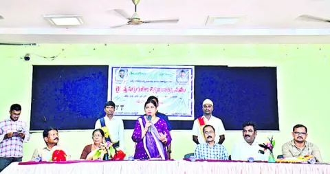 భూ సర్వేలో సర్వేయర్ల పాత్ర కీలకం 