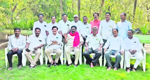 ప్రజాస్వామ్య వ్యవస్థలను బలహీనపర్చిన కేంద్రం